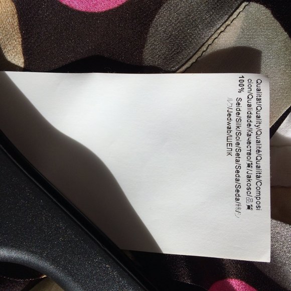 Boss. Silk blouse size 4. Button down - Picture 7 of 9